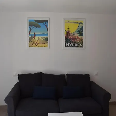 Lumineux Deux Pieces En Rez De Jardin *